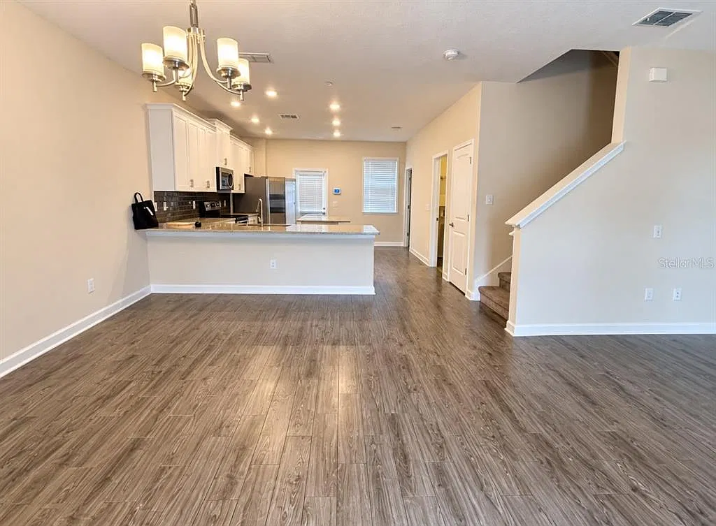 3 bed, 2.5 bath, 1615 sqft, $2,700 — Photo 4