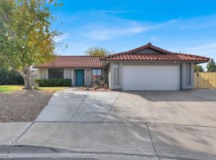 406 Woodridge Dr, Henderson, NV 89015