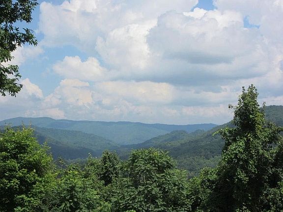 2nd image of 326 Roan Springs Ln Lot 10