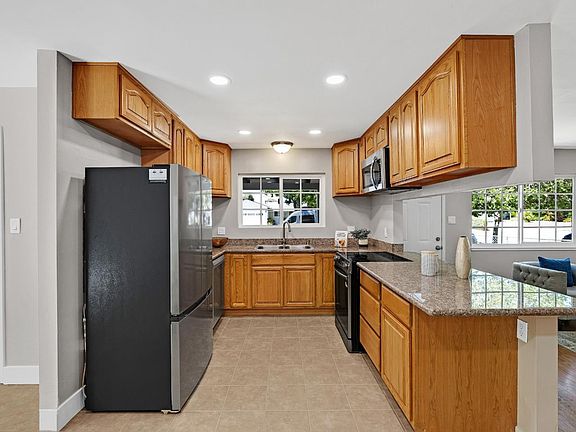 4th image of 448 Greathouse Dr
