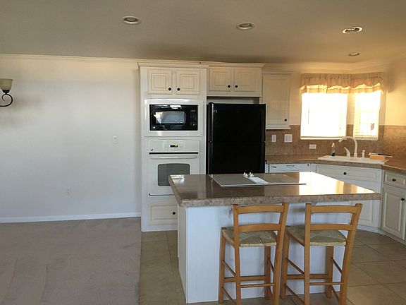 Eat in kitchen with island