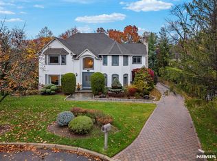 11 Blackledge Ct, Closter, NJ 07624