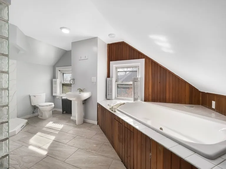 150 Fairview Ave — Photo 10