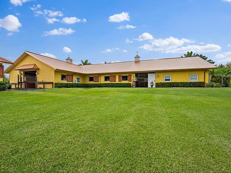 11861 Hawk Holw — Photo 1