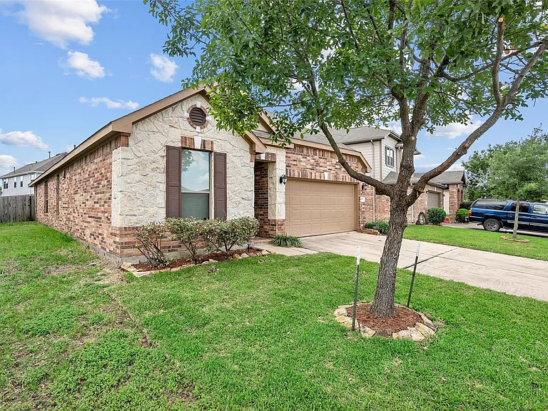 6530 Bayliss Valley Ln — Photo 3