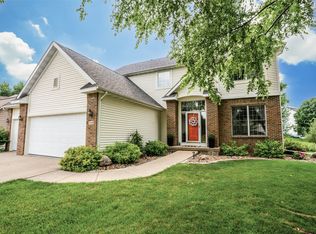 748 76th St, West Des Moines, IA 50266