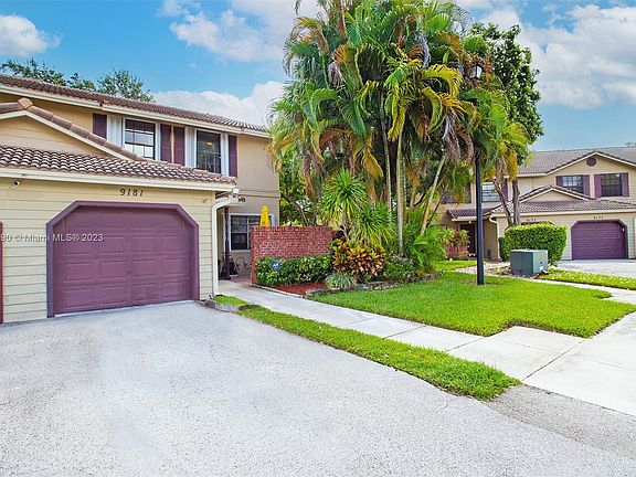 2nd image of 9181 Vineyard Lake Dr