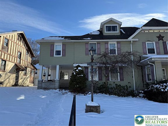 3rd image of 108 W Bertsch St
