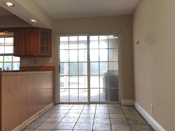 5th image of 673 NW 100th Way