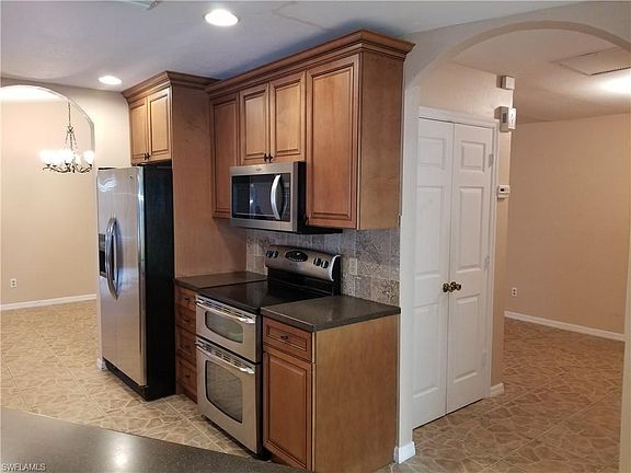 4th image of 2208 SE 9th Ter