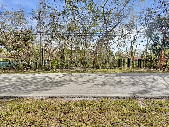 4th image of 17150 SW 264th St