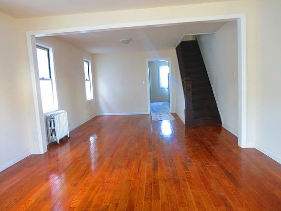 3rd image of 11916 146th St