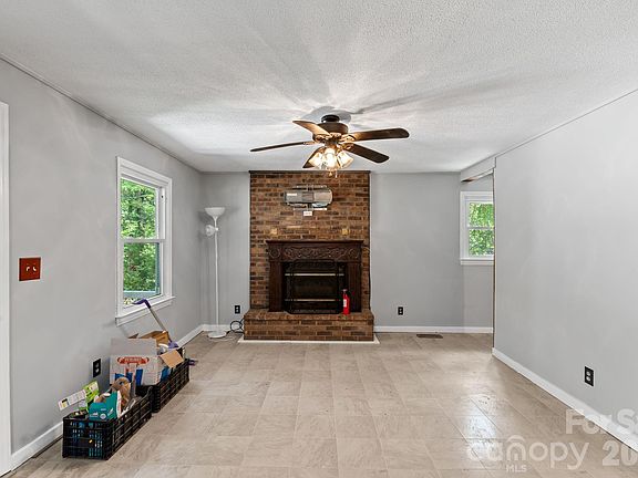 5th image of 177 E Poplar Dr