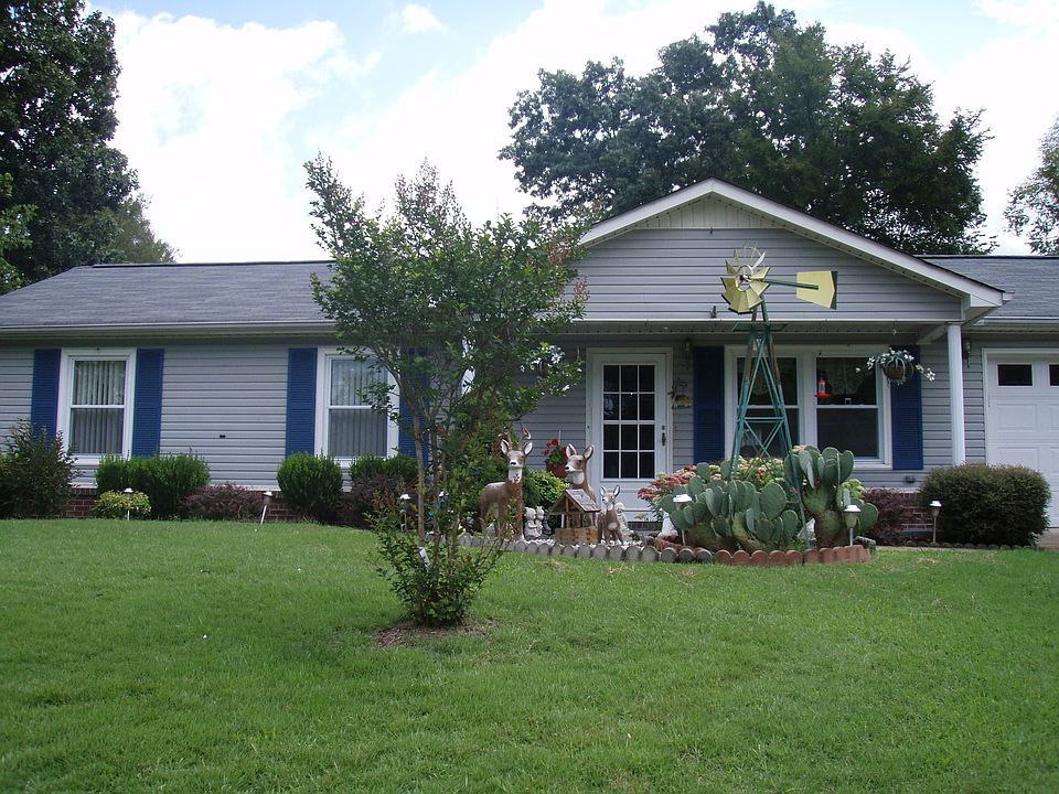 1st image of 221 Stormy Dr