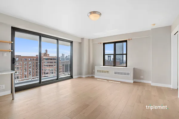 Sold by Triplemint | media 9