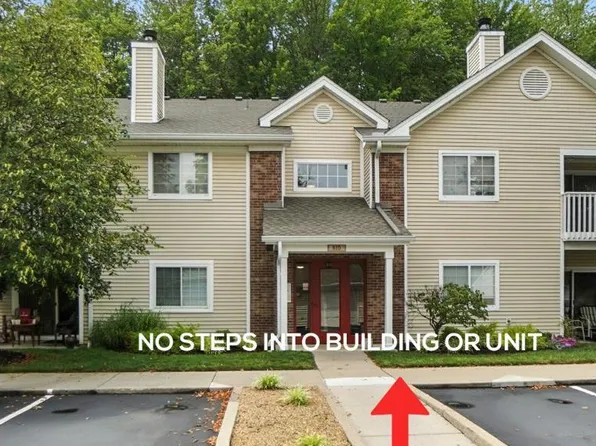 810 Carrington Pl APT 102, Loveland, OH 45140