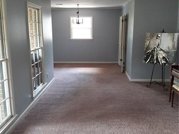 4th image of 564 E Moye Dr