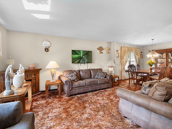 3rd image of 269 Yellow Pine Dr