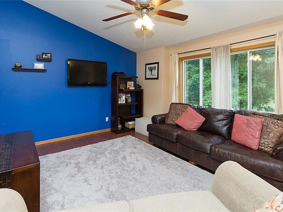 4th image of 3118 SE Cherry Blossom Dr