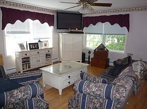 2nd image of 20 Cinnamon Ridge Rd