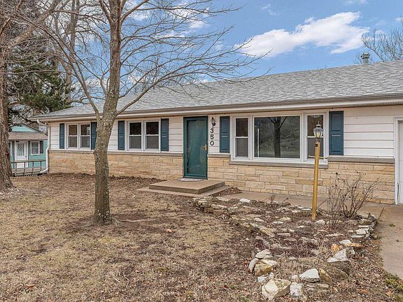 4th image of 350 Lakeshore Dr