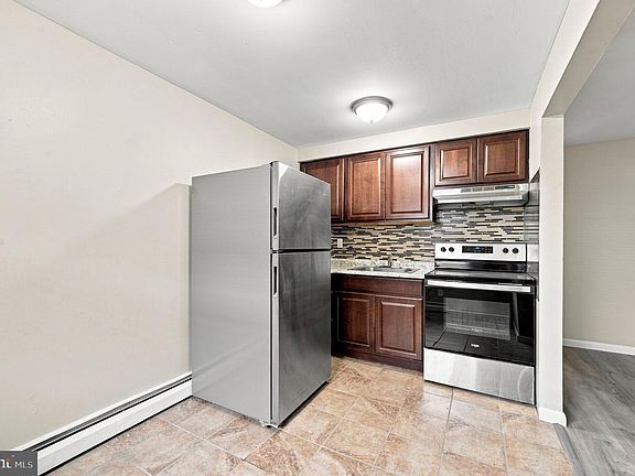 4th image of 2626-32 Parkside Ter