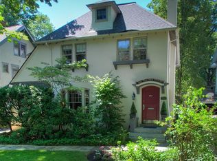 2940 E Overlook Rd, Cleveland Heights, OH 44118