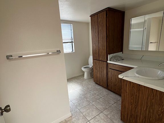 5th image of 5735 Hazeltine Ave APT 4