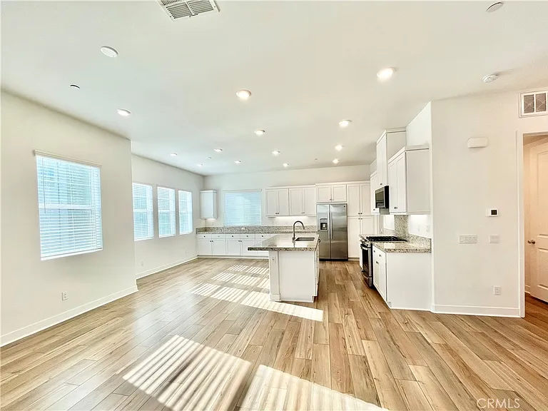 27054 Hummingbird Ln — Photo 6