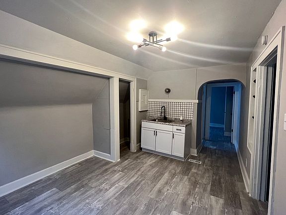 2nd image of 2484 W Chambers St #31351C11D