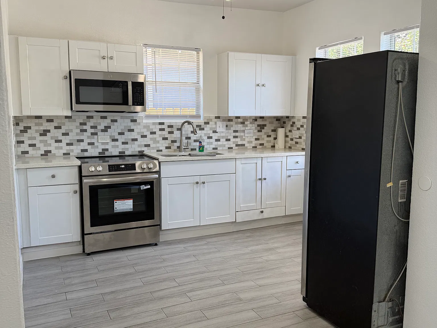 3420 Stonewall St — Photo 3