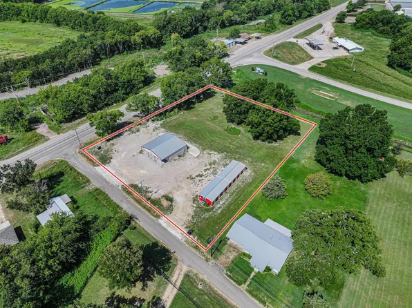 453A N Depot St, Deport, TX 75435
