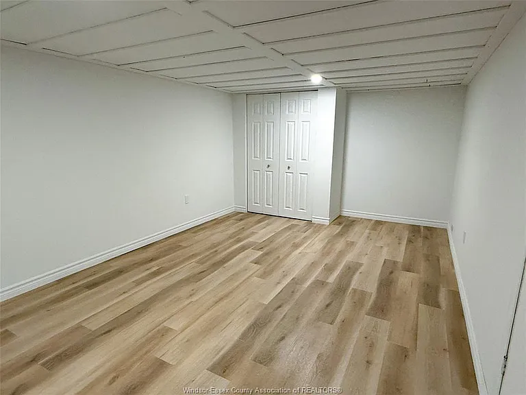 1275 Belleperche Pl — Photo 18