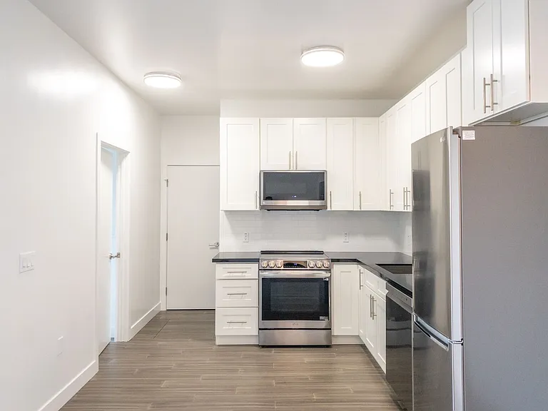 77 Bulkley Ave #7 — Photo 3