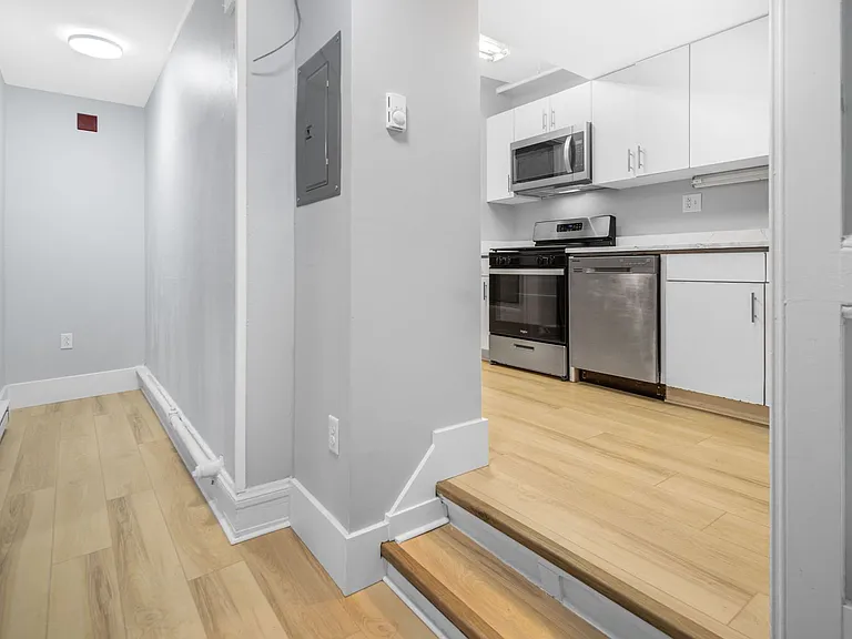 504 Stewart Ave — Photo 233