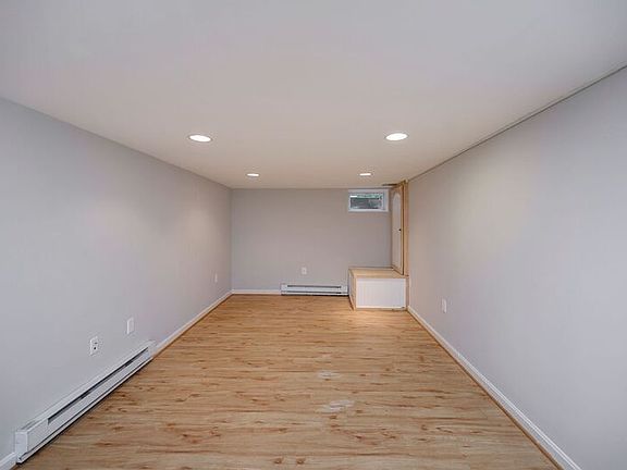 4th image of 1208 Kenmore Ave APT 4