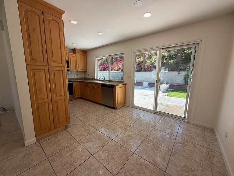 14921 Pinehaven Rd — Photo 9