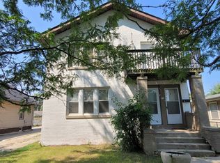 512 Powell Ave, Waukegan, IL 60085