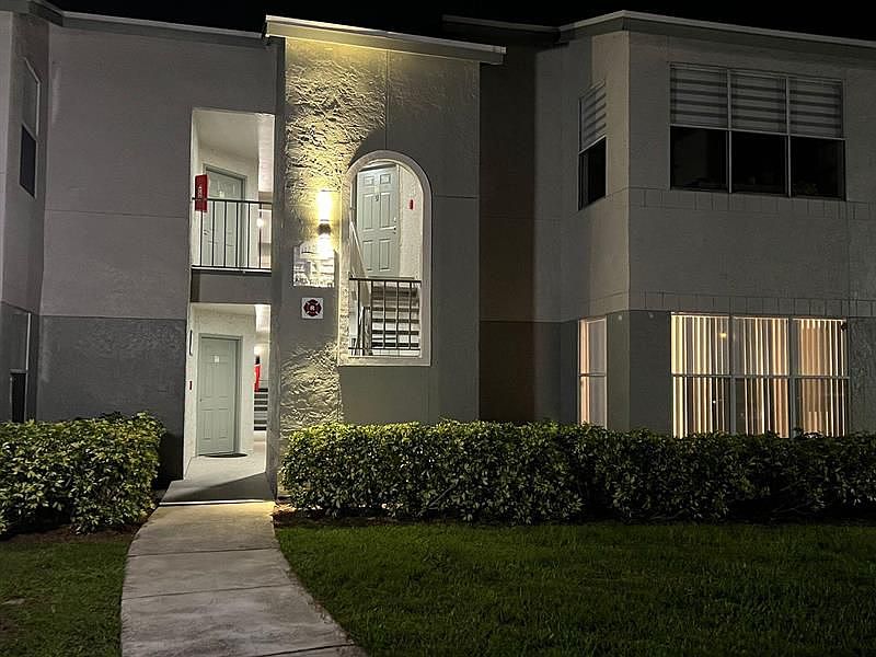 1st image of 1401 Village Blvd APT 1114