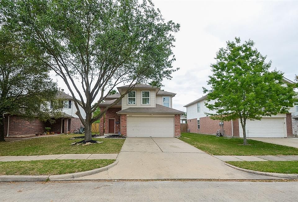 1st image of 21622 Knightsbrook Ln