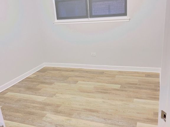 4th image of 3746 W Leland Ave #2E