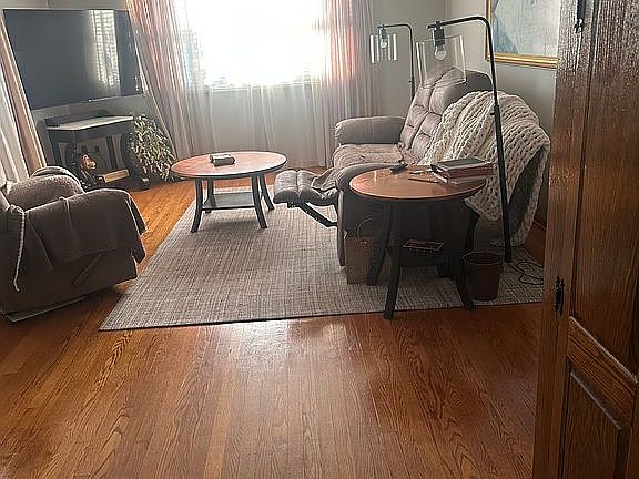 2nd image of 37 Lubeck Rd