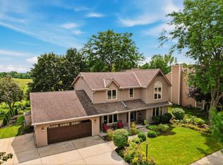 2927 Willard LANE, Waukesha, WI 53188