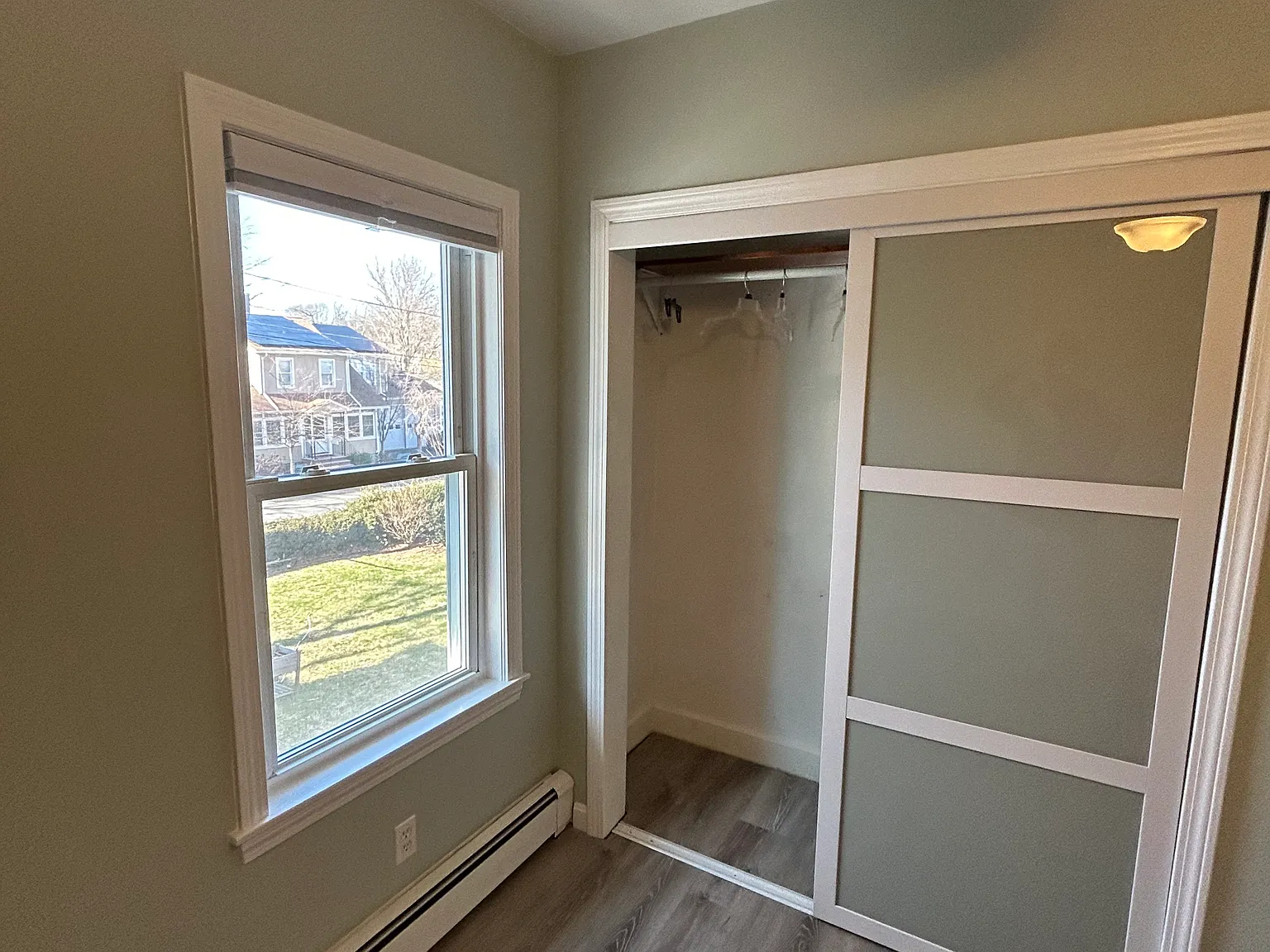 3 bed, 2000 sqft, $1,300 — Photo 2