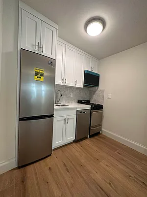 Rented by Peter R. Hungerford, LREB | media 11