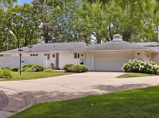 1752 Hampshire Ct, Saint Paul, MN 55116