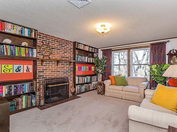 5th image of 38 Amberwood Dr