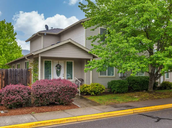 3168 Juniper Ridge Dr #B, Medford, OR 97504