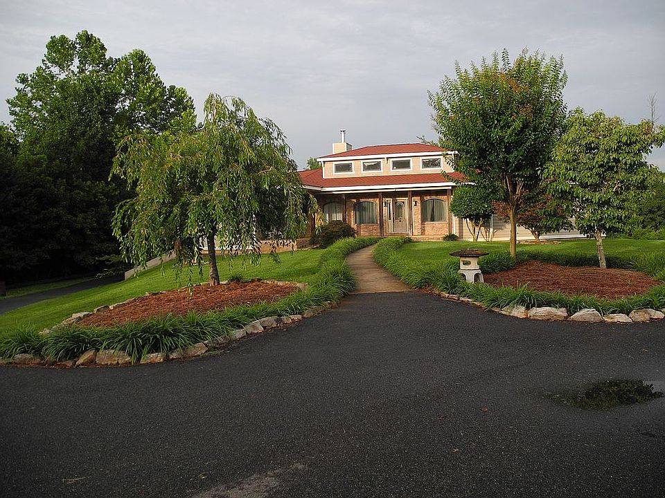 888 Hester Dr.