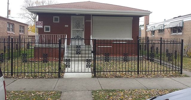 1st image of 8926 S Woodlawn Ave